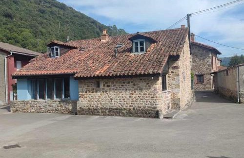 Treceno House | Casa Rural El Amparuco