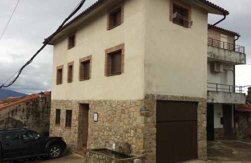 Santibanez el Alto House | Casa Rural El Pilón