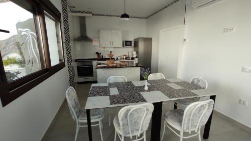 Calera de Leon House | CASA RURAL ELENYR