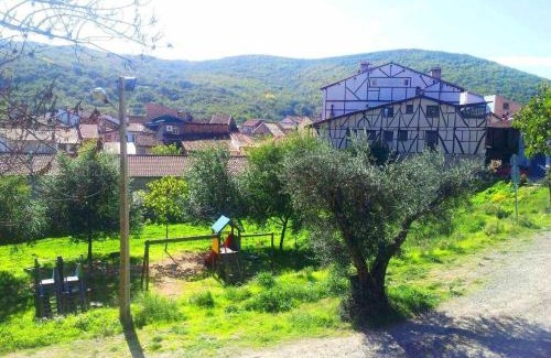 Santibanez de la Sierra Apartment | Casa Rural FranciaQuilamas