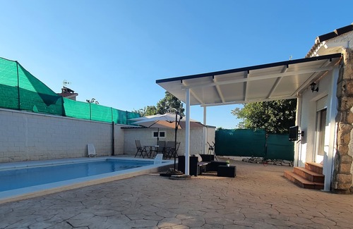 Navahondilla Ski Chalet | Casa Rural Ferli Chalet de una Planta en Navahondilla