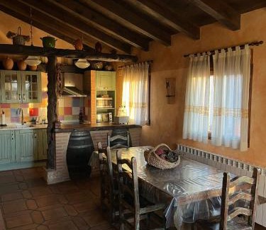 Aguilera House | Casa Rural La Charolesa