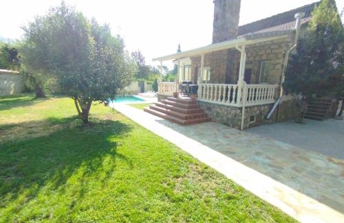 La Adrada House | Casa Rural Los Pinos