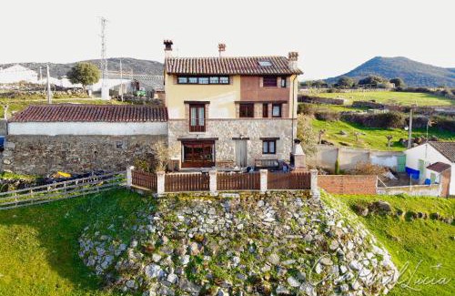 La Horcajada House | Casa rural Lucia