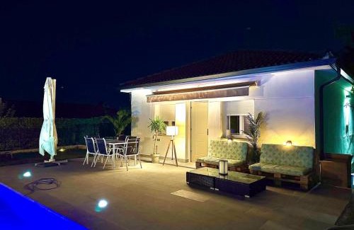 Navahondilla Villa | Casa Rural Madrid Pantano San Juan con Piscina y BBQ