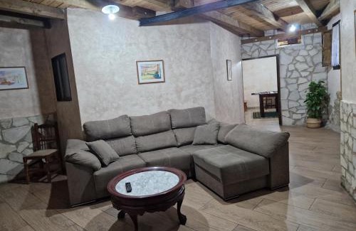 Valle de Santibanez House | Casa Rural Martínez