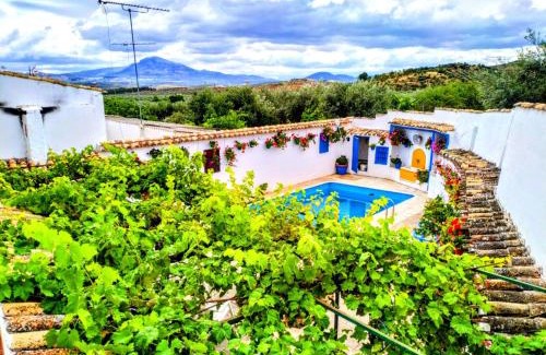 Campo-Nubes House | Casa Rural Patio Andaluz