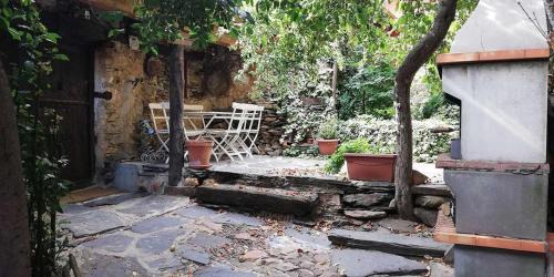 Pradena de Atienza House | Casa Rural Sobre Fábulas