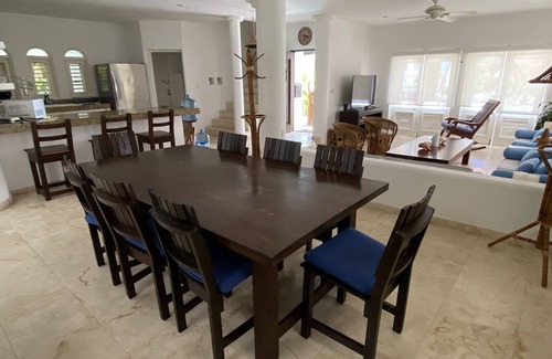 Playacar Fase I House | Casa Svea Beautiful And Spacious 4 Bedroom Villa, 200 Meters From The Beach.