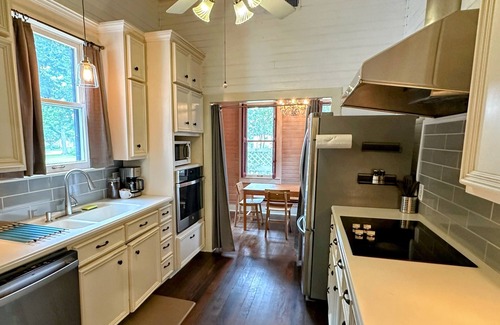 Taylor House | Casa Tejas in Taylor TX