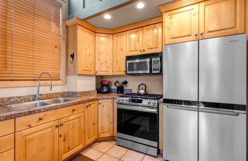 North Park City Cottage | Casa Tornare 3 Bedrooms PEA-1260 by KBM