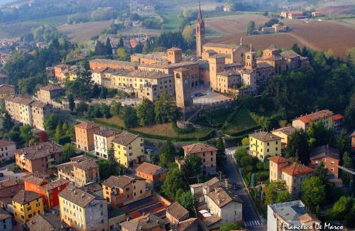 Castelvetro di Modena Apartment | casa vacanze asia