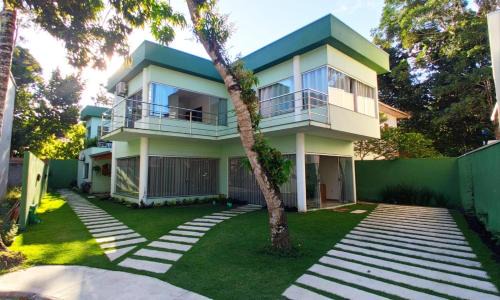 Arraial d'Ajuda House | Casa Verde - Cinco suítes, cond. piscina,1.3km do centro