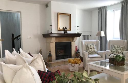 Villamena House | Casa Villamena