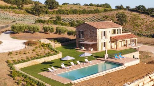 Manciano Villa | CASALE GROTTINI 8, Emma Villas