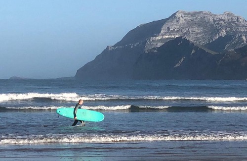 Laredo House | CasaMar Chalet al lado de la playa con piscina privada, jardín y barbacoa, frontón, 6 HABITACIONES