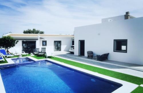 Charneca House | Casas Caiado Two Houses with swimming POOL