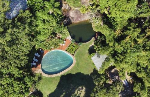 Ilhabela Historical Center House | Casas D’Água Doce - Casa da Árvore