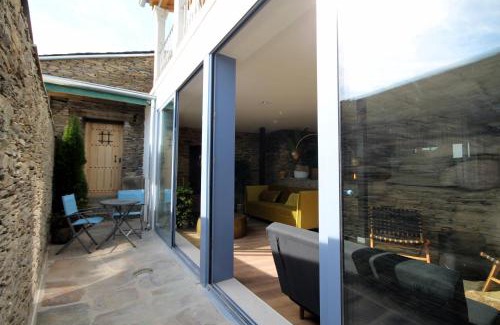 Outeiro de Rei House | CASAS DA FORTALEZA Casa da Muralla
