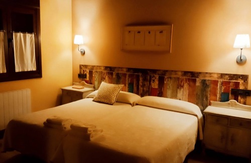 Peruyes Ski Chalet | Casas Rurales Entre Castaños. Asturias.2 Casas Entre el mar y la Montaña