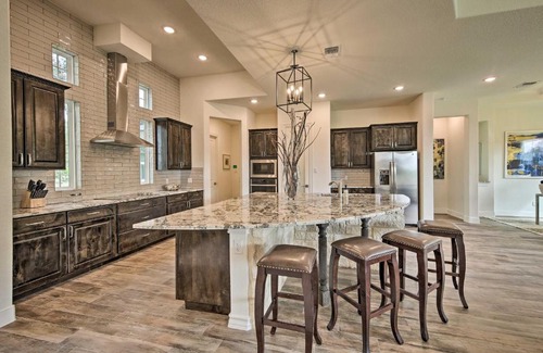 Spring Branch House | Cascada at Canyon Lake about 1 Mi to Wedding Venues!