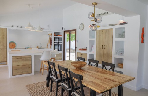 Moravit Villa | Casita Travel | Villa Josa