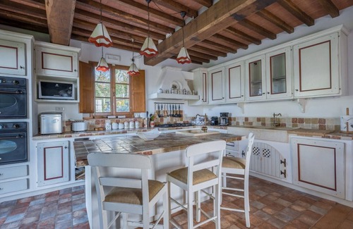 Palaia Villa | Casolare Francia Promoted By WeekHomes.com