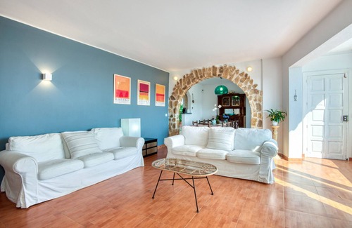 Pals House | CASONA: Spacious family home with private pool in Pals