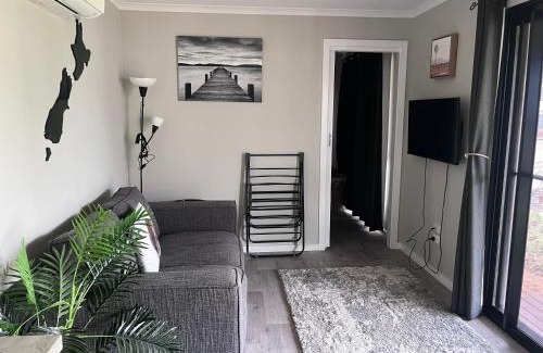 Murray Bridge East Apartment | Cassidys Cabin