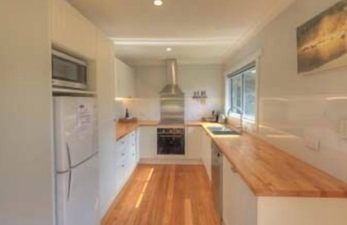 Huon Valley Cottage | Castaway Cottage, idyllic beachside cottage