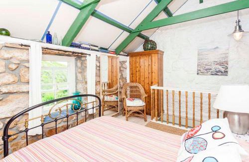 Sennen Cove House | Castaways, Cottage With Sea Views, Lush Gardens & Patio By the Beach