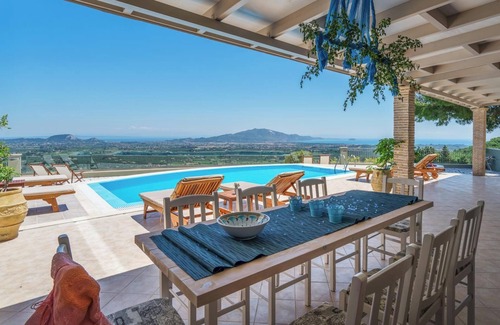 Lagopodo Villa | Castelli - Four Bedroom Villa, Sleeps 8