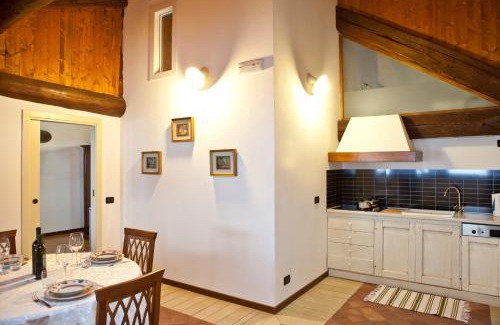 Peschiera Maraglio Apartment | Castello Oldofredi