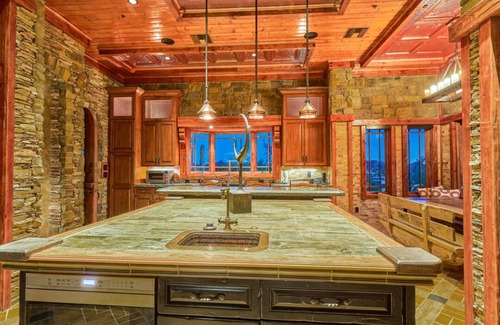 Carefree House | Castle On Black Mountain, breathtaking panoramic views and outdoor entertainment!