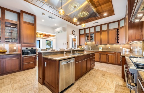 Kailua House | Castle Point Estate by Gather: Oceanfront w/Pool, Spa & Lanais