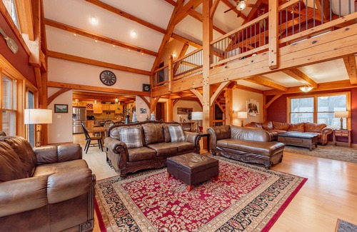 Friendsville House | Castle-Style Escape w/Lake & Ski Access