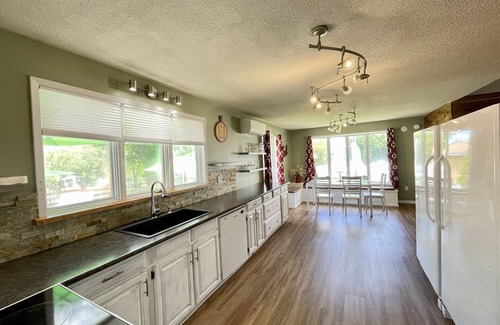 Campbellford Cottage | Catch More Resort