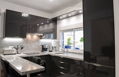 Santa Cruz Apartment | Catedral - Alcazar (central, free WIFI, A/C, confortable)