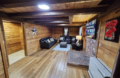 Long Pond House | Cathedral ceilings Lodge, Hottub, Game Room, Firepit & a lot of room to sleep