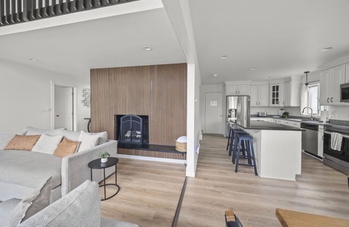 Saugerties House | Catskill Retreat Hot Tub, Fire Pit, Pool!