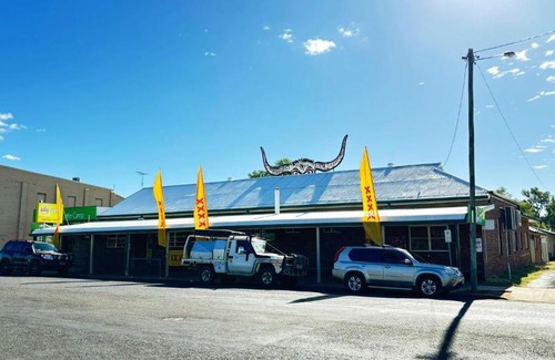 Charleville Hotel | Cattle Camp Hotel