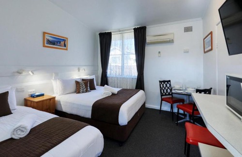 Glen Innes Hotel | CBD GI Motel