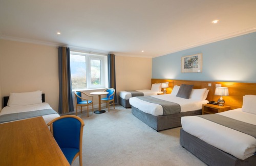Ballyferriter Hotel | Ceann Sibeal Hotel