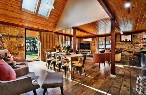 Porcupine Ridge House | Cedar and Stone - Daylesford Region