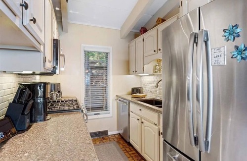Harbor Springs House | Cedar Bluff: 4 BR, 3 BA House in Harbor Springs, Sleeps 8