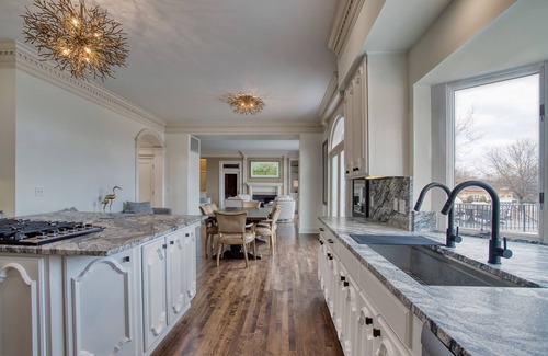 Broken Arrow House | Cedar Ridge Mansion