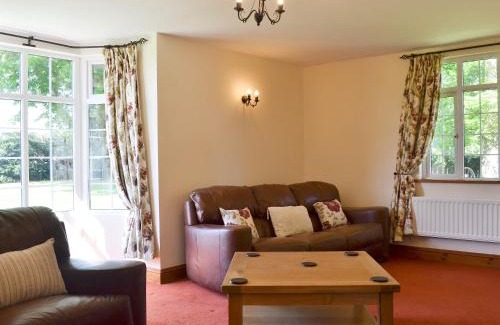 Newtown House | Cefnaire