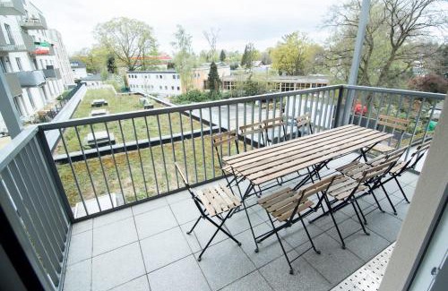 Lurup Apartment | Central Apartment 4 Bedrooms for up to 12 Guests