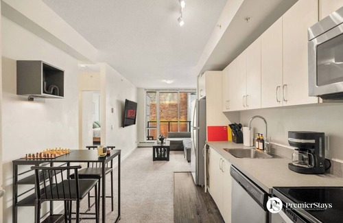 East Village Apartment | Central DT » King Bed » Near Library » Fitness Centre