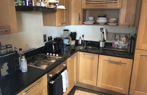Castleknock Apartment | Central Dublin 2-Bed Apartment -Sleeps 5 & Parking